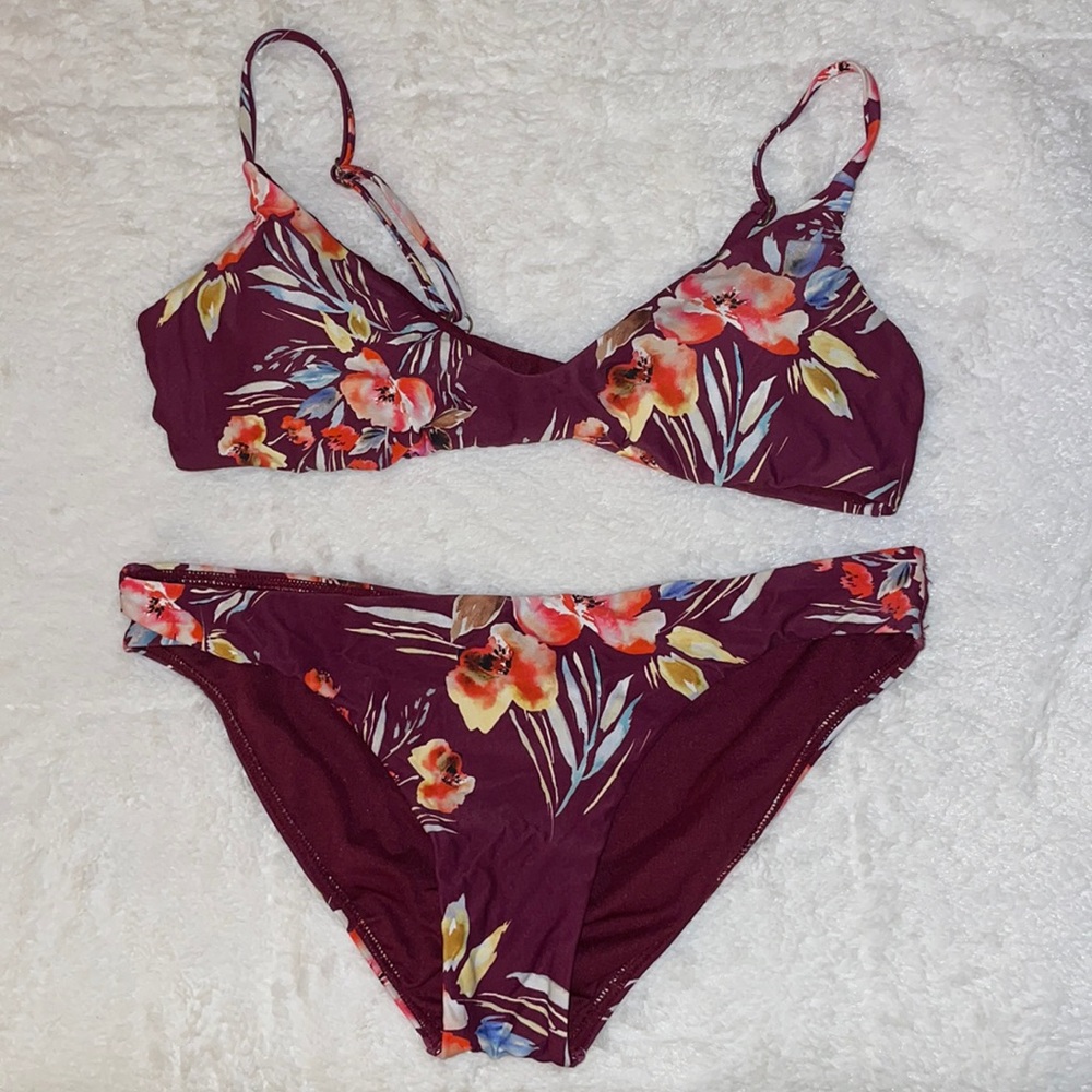 Billabong floral bikini
